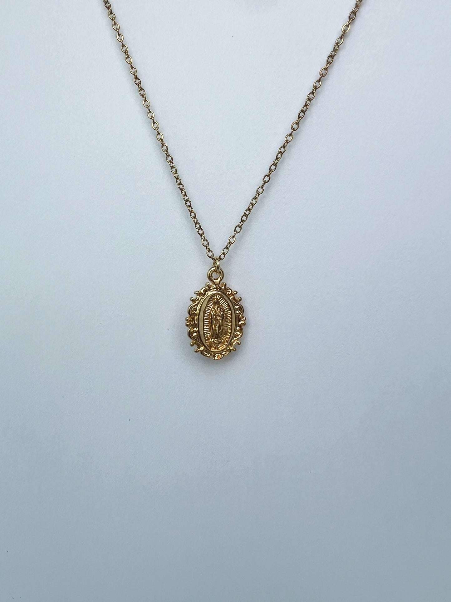 Collar "Virgen de Guadalupe" brocada