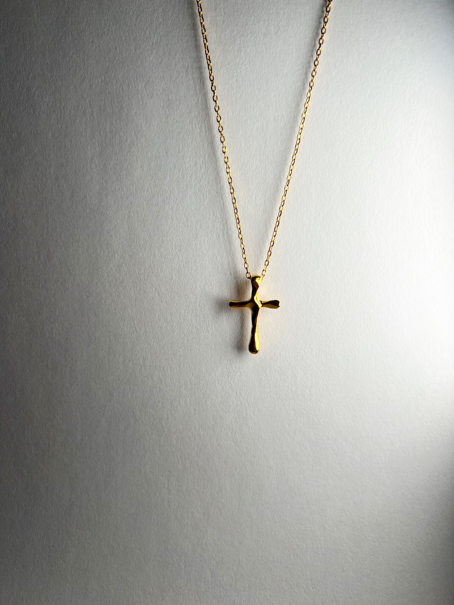 Collar "Cruz Luz Celestial"