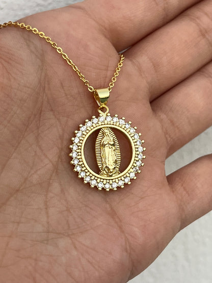 Collar “Virgen de Guadalupe” con Zirconia redonda