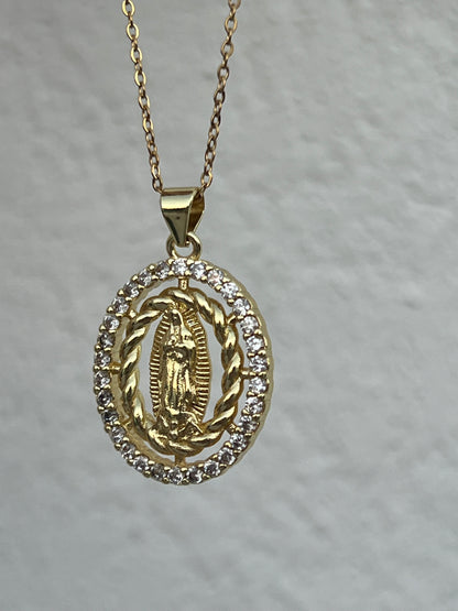 Collar “Virgen de Guadalupe” con Zirconia ovalada