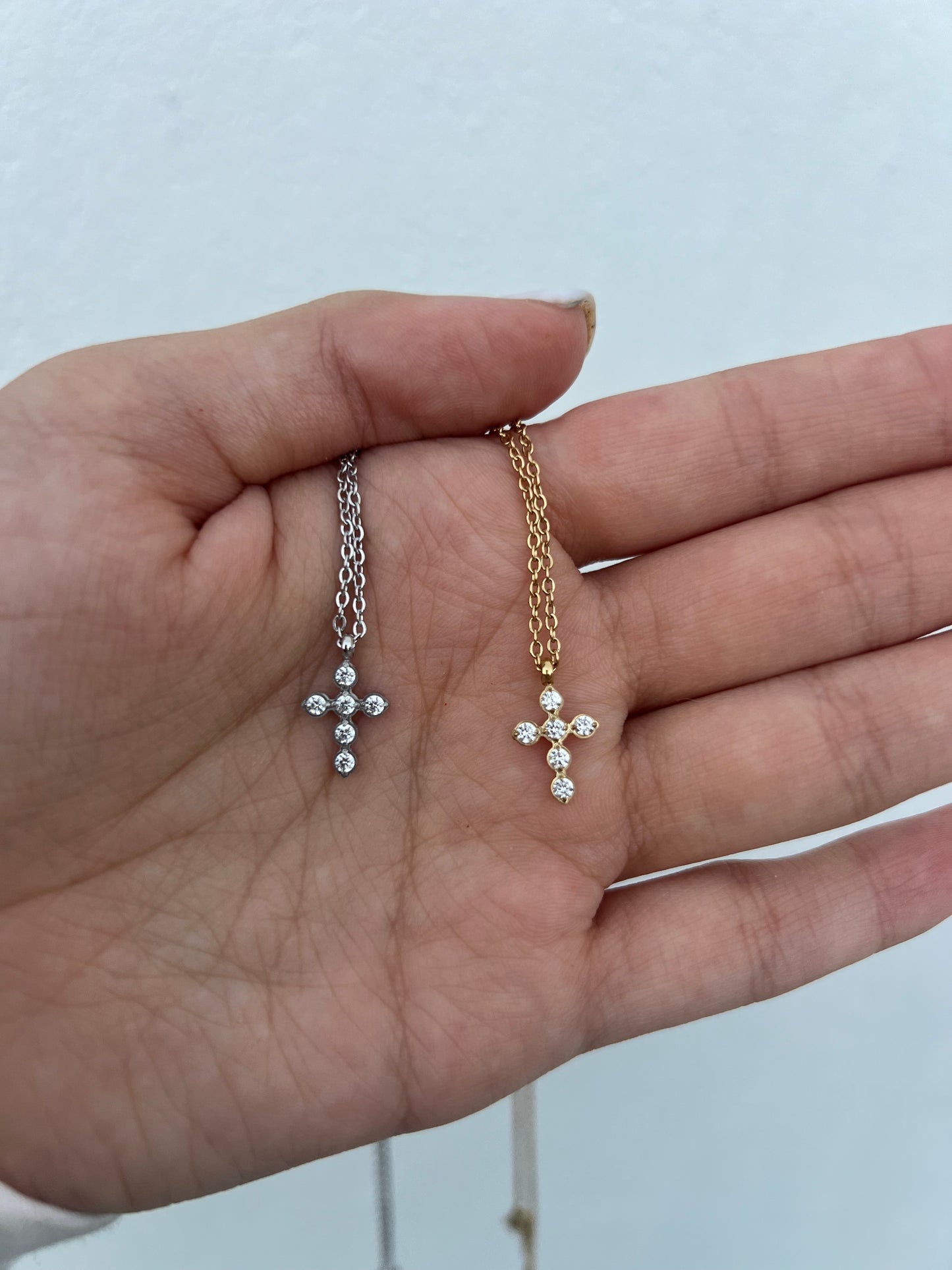 Collar “Cruz” con Zirconia