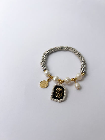 Pulsera Escapulario bordado con Perla