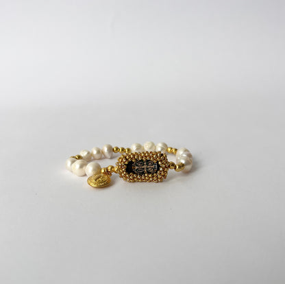 Pulsera Perla Escapulario Bordado